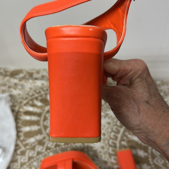 Amoji Women 4 Inch Block Heels Platform Cross Strap Chunky Heeled Sandals - Picture 3 of 7